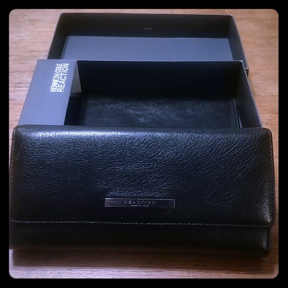 Kenneth Cole Reaction Black Wallet